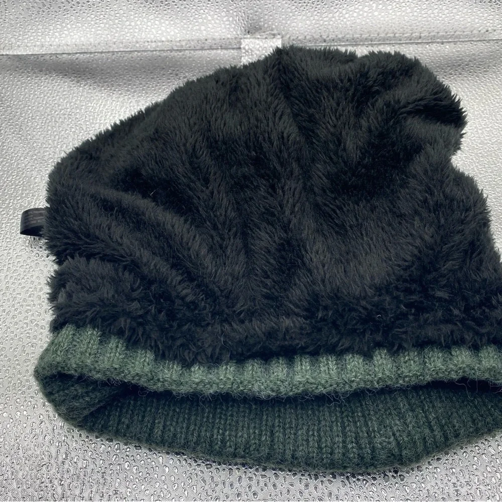 Mainstay Women’s Unique Weave Fuzzy Plush Pom Knit‎ Hat Green